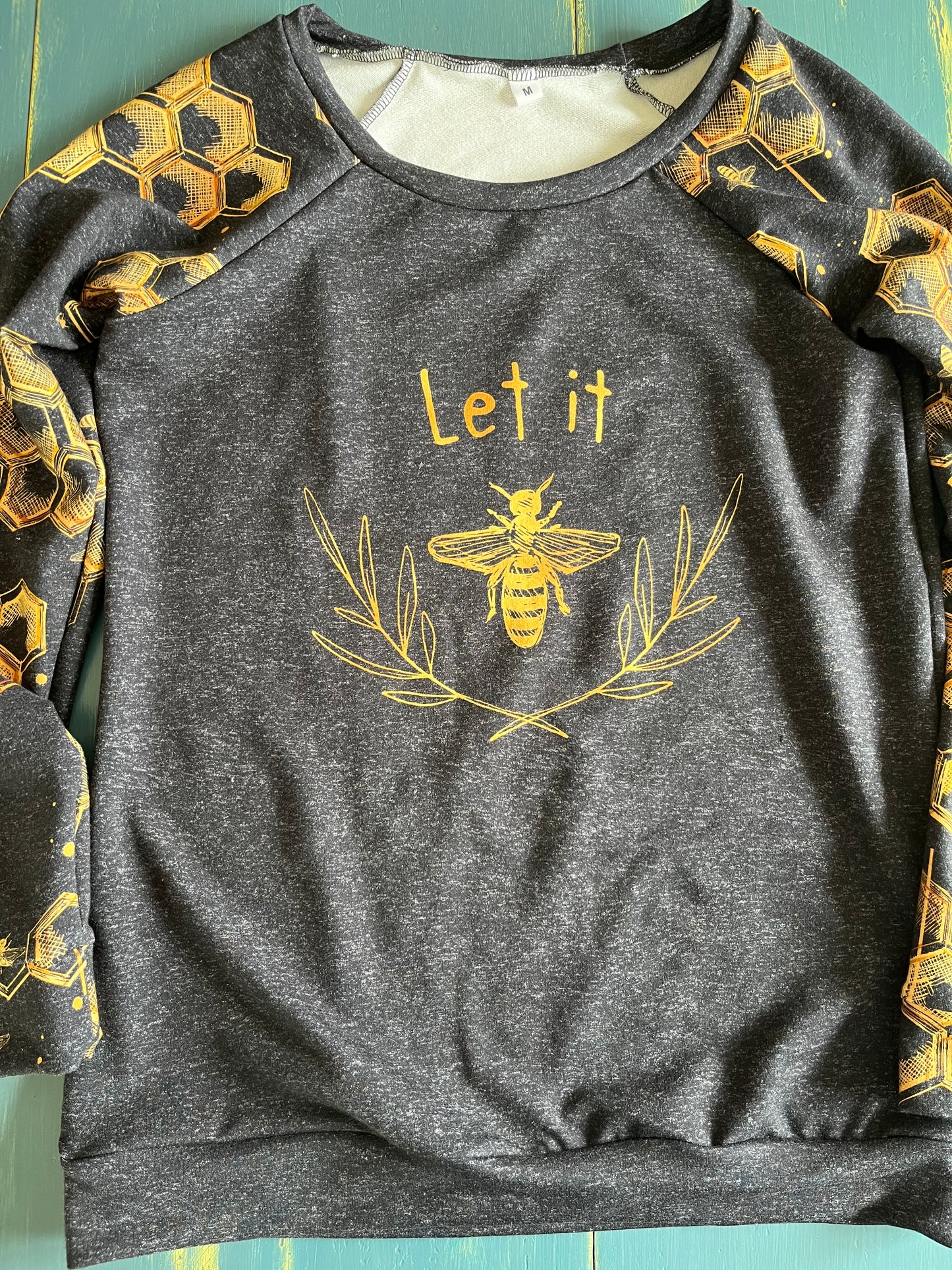 Let it Bee Women’s Raglan Casual Shirt size mediim