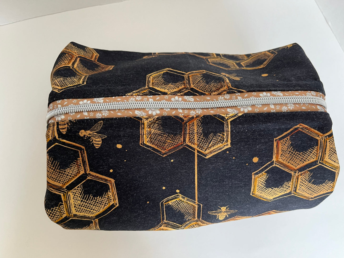 Bee Themed Wire Framed Large Project Bag