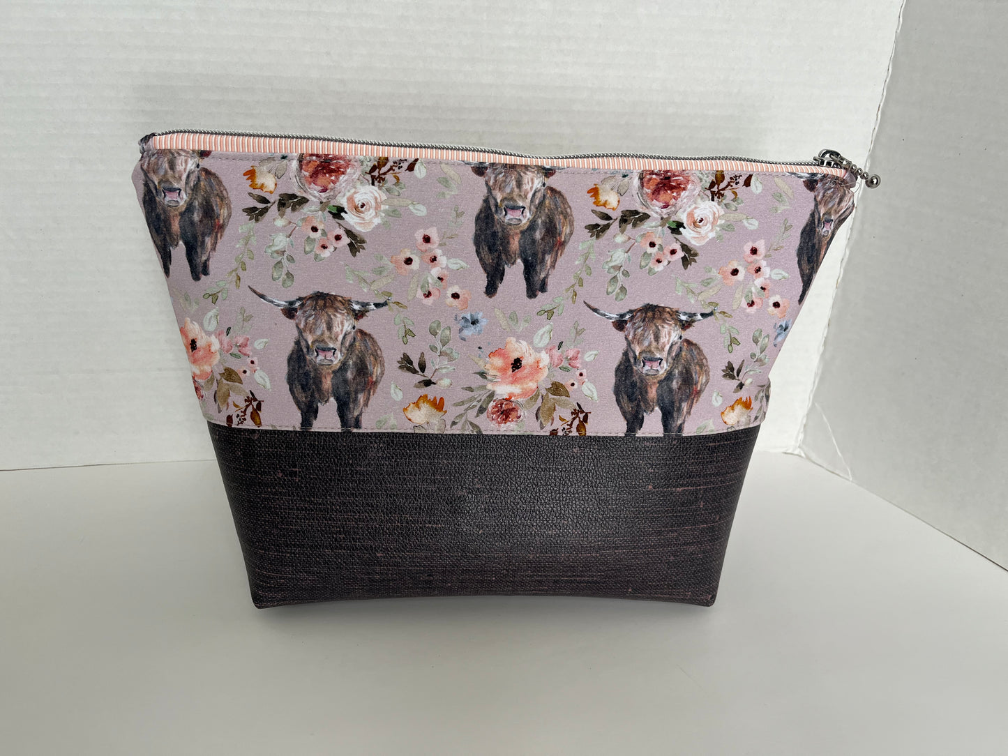 Highland Cows and Florals Large Cosmetics Bag,Toiletry Bag