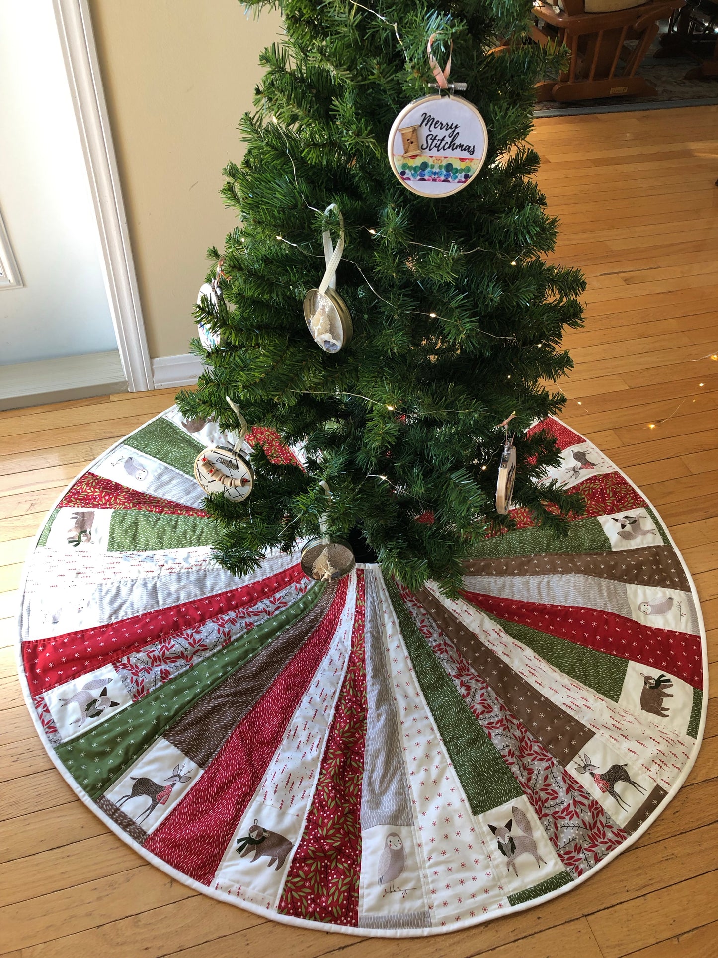Woodland Christmas Tree Skirt Quilted, Merriment Fabric